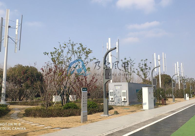 選擇風力發電機時，如何考慮地理位置與風速？